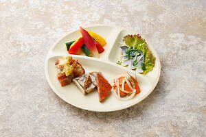 東京會舘25年ビアガーデン「銀座スカイビアテラス」東京駅や丸の内の夜景と楽しむビール＆肉プレートなど｜写真9