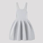 CFCL“バレエ衣装”から生まれた日常着、壺型ノースリーブニットドレス＆透けニットトップス｜写真3