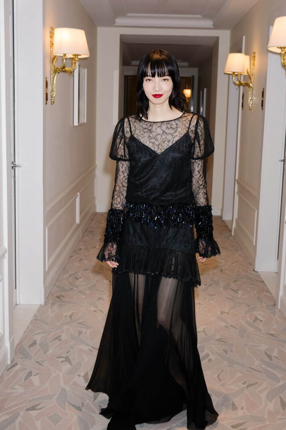 小松菜奈カンヌ国際映画祭のメイク、シャネル赤リップ主役のスタイリングポイントとは？｜写真7