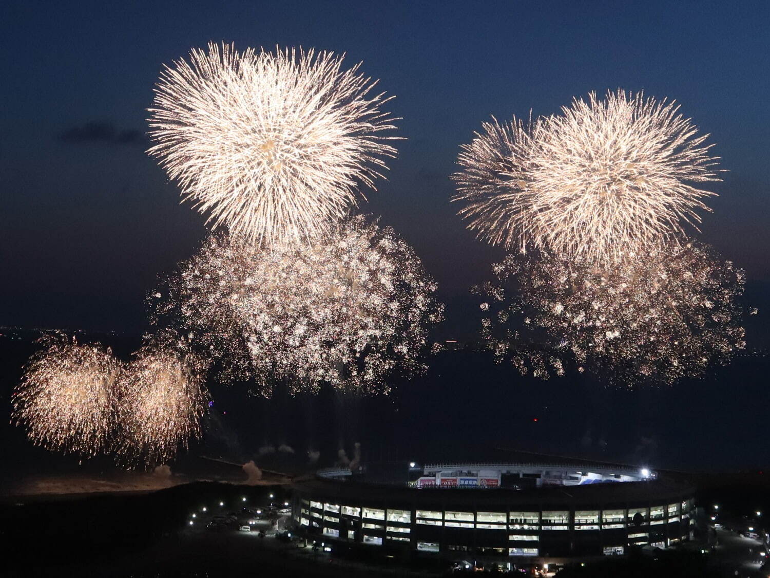 【千葉県・幕張海浜公園】「幕張ビーチ花火フェスタ2025」