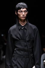 タム“ベルト付きフラップ”のダブルジャケット＆セパレート仕様のトレンチコートなど｜写真10