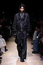 タム“ベルト付きフラップ”のダブルジャケット＆セパレート仕様のトレンチコートなど｜写真8