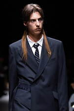 タム“ベルト付きフラップ”のダブルジャケット＆セパレート仕様のトレンチコートなど｜写真2