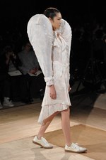 形の無いものを形にした驚愕のクリエイション : アンリアレイジ(ANREALAGE)、2011年春夏コレクション｜写真13