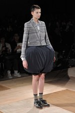 形の無いものを形にした驚愕のクリエイション : アンリアレイジ(ANREALAGE)、2011年春夏コレクション｜写真18