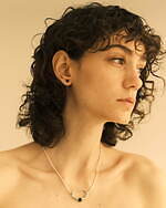 ガルニ25年夏ジュエリー、“ネイル気分”で指先につけるシルバーリング＆ダークな天然石ネックレスなど｜写真2