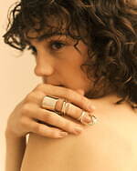 ガルニ25年夏ジュエリー、“ネイル気分”で指先につけるシルバーリング＆ダークな天然石ネックレスなど｜写真3