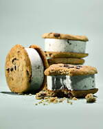 キス トリーツ“ミントチップサンドアイス”描いたふっくらパフプリントTシャツ、限定スイーツも｜写真11