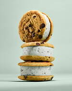 キス トリーツ“ミントチップサンドアイス”描いたふっくらパフプリントTシャツ、限定スイーツも｜写真9