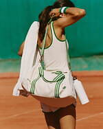 アディダス オリジナルスのグリーン際立つレザースニーカー、スポーティー＆リッチとコラボ｜写真4