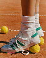 アディダス オリジナルスのグリーン際立つレザースニーカー、スポーティー＆リッチとコラボ｜写真2