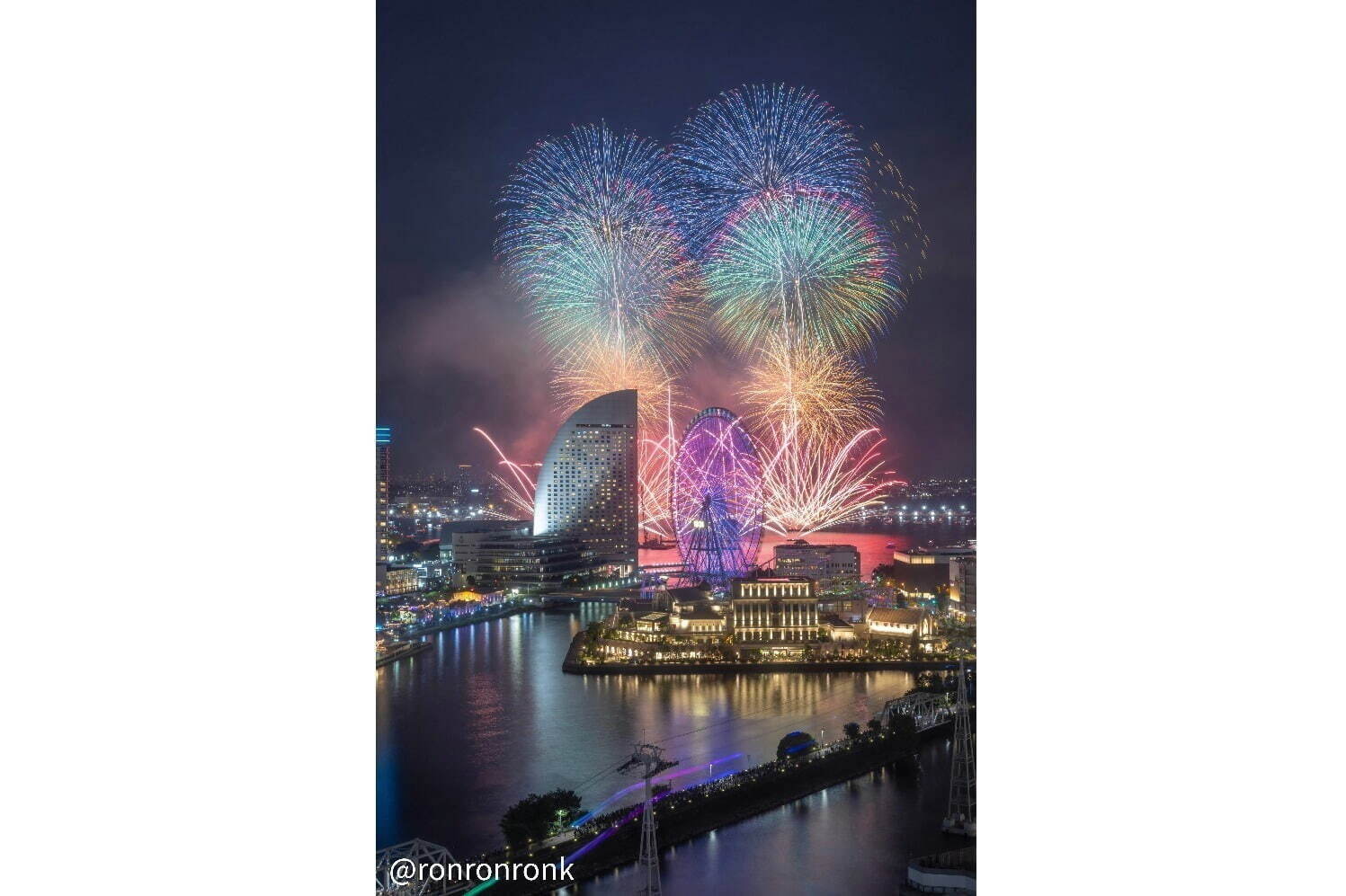 「みなとみらいスマートフェスティバル」横浜で、約20,000発の花火＆音楽が夜景を彩る｜写真1