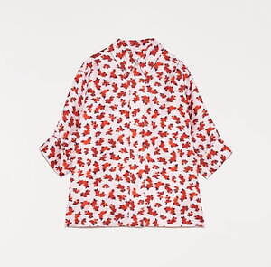 ジル サンダー“夏の湖”やラズベリーカラーの花柄シャツ、小さな
