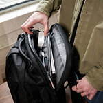 無重力バックパックの「エイブルキャリー」MoMAデザインストアに限定出店、高機能なシンプルバッグ｜写真4