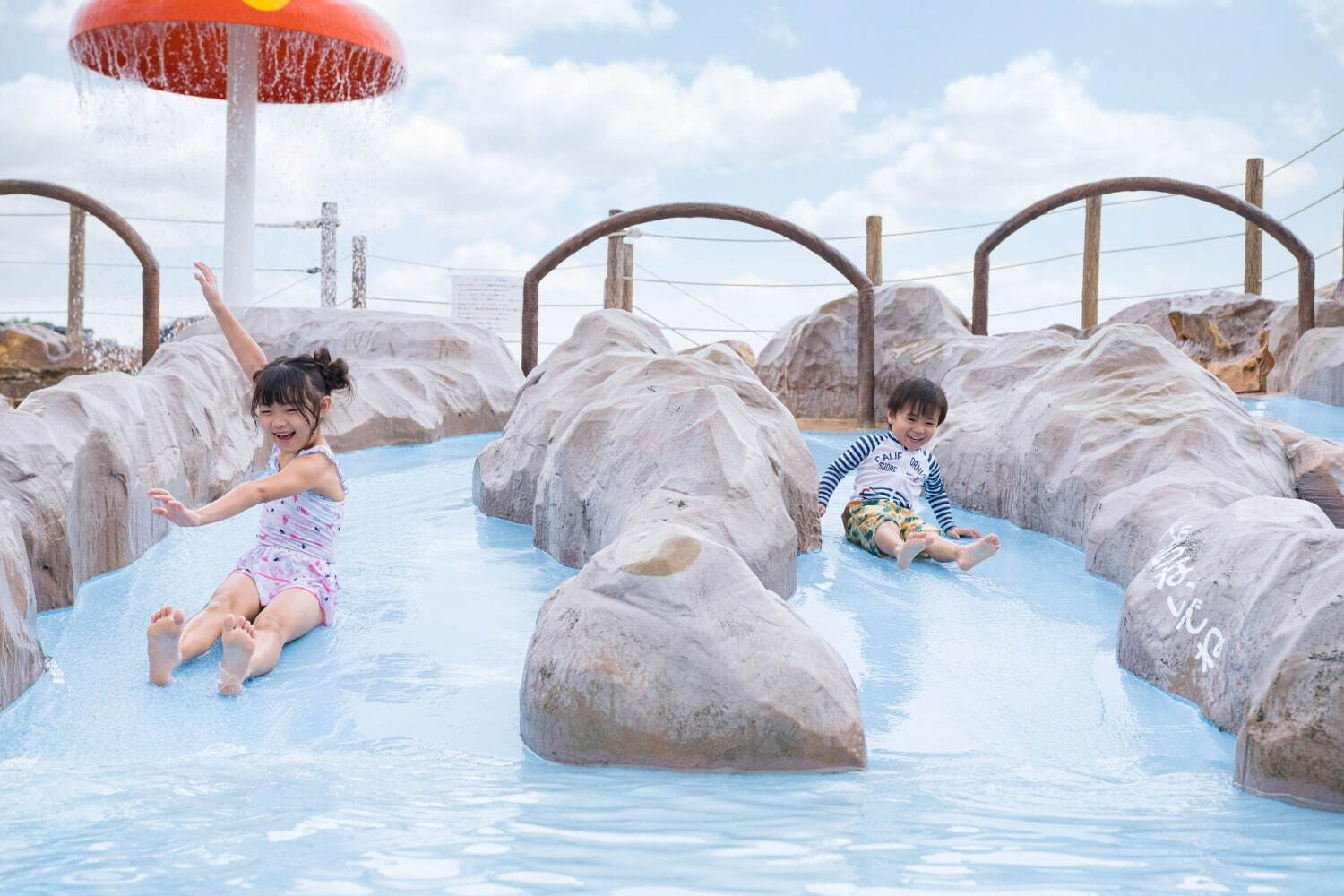 「東京サマーランド」屋外プールが先行オープン、“日本最大級”流れるプールや急降下のアトラクションも｜写真4