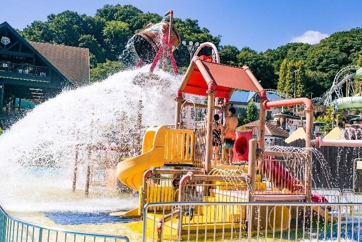 「東京サマーランド」屋外プール、“日本最大級”流れるプールや冒険気分を楽しむウォータースライダー｜写真15