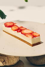 レアチーズケーキバー専門店「ボンチスタンド」東京・中目黒に、完熟夏イチゴ＆キウイなど生フルーツ使用｜写真8