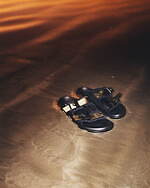 ビルケンシュトック×マハリシのアウトドアサンダル、“ミリタリー風”のバックル付きストラップ｜写真5