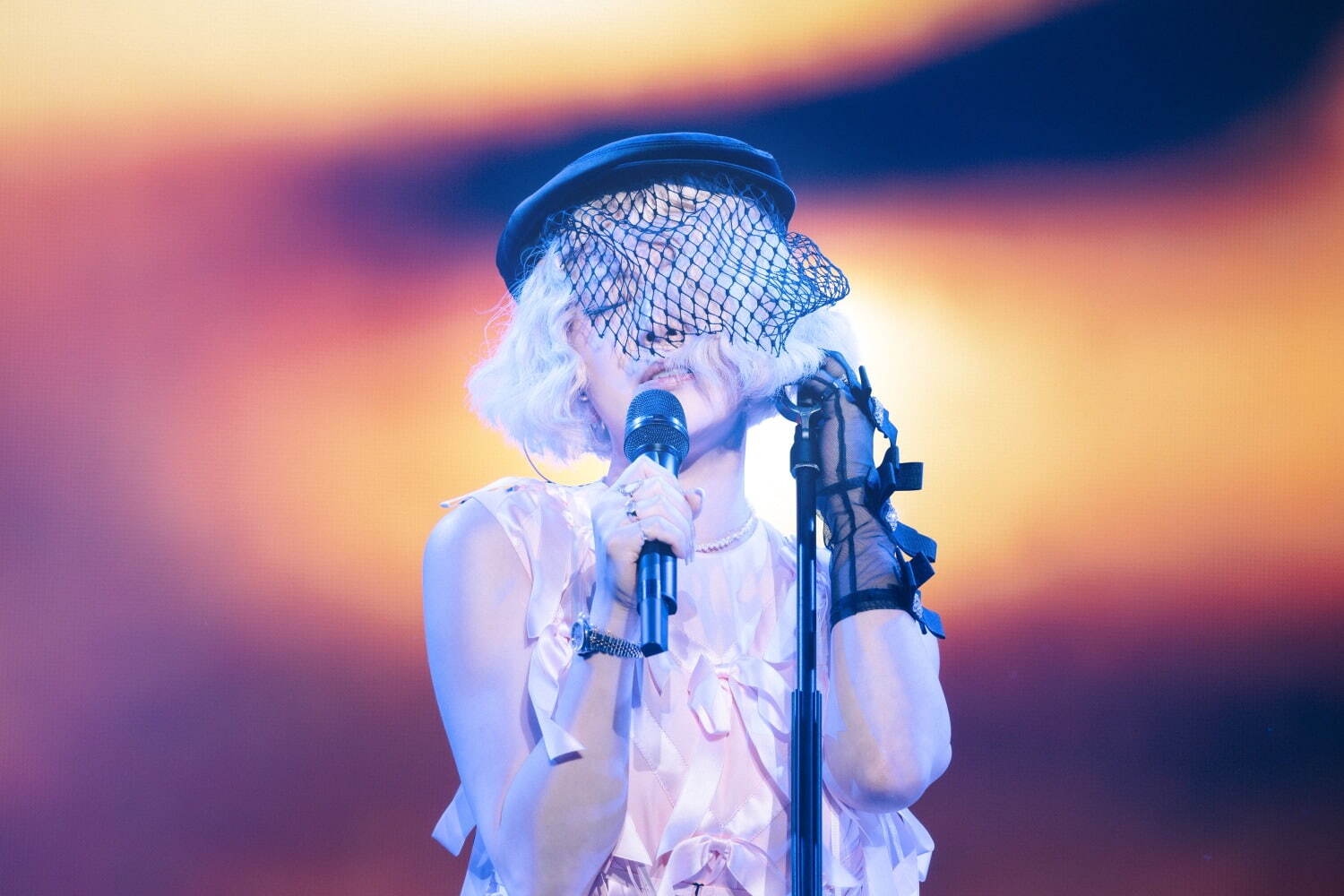 椎名林檎のライブ「(生)林檎博'24-景気の回復-」が劇場上映、映像作品リリースを記念して｜写真3