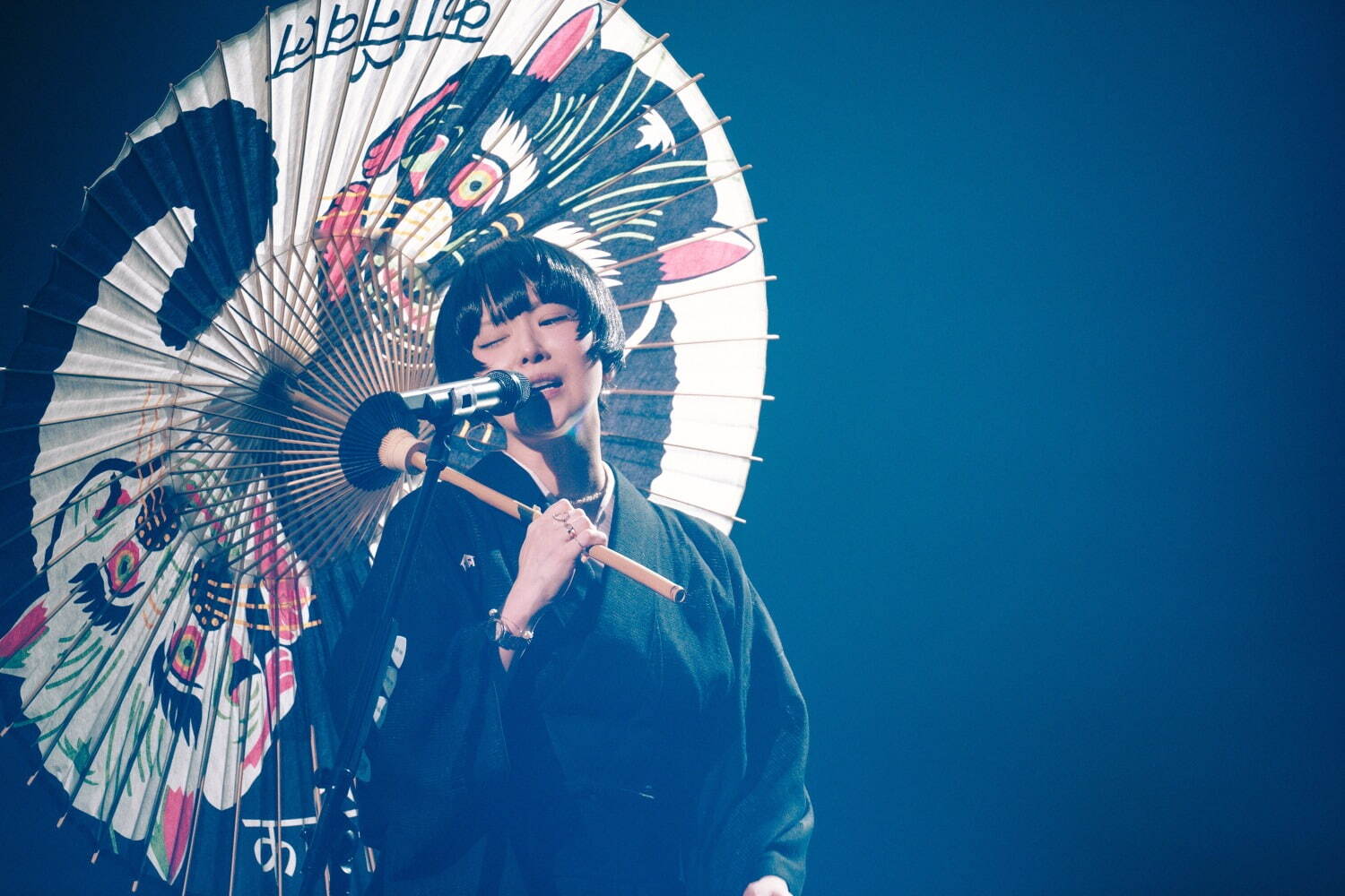 椎名林檎のライブ「(生)林檎博'24-景気の回復-」が劇場上映、映像作品リリースを記念して｜写真5