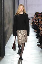 ヌメロ ヴェントゥーノ 2025-26年秋冬コレクション - 装飾を越えた”リボン”｜写真2