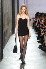 ヌメロ ヴェントゥーノ 2025-26年秋冬コレクション - 装飾を越えた”リボン”｜写真12