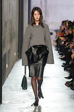 ヌメロ ヴェントゥーノ 2025-26年秋冬コレクション - 装飾を越えた”リボン”｜写真19