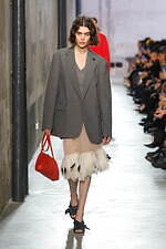 ヌメロ ヴェントゥーノ 2025-26年秋冬コレクション - 装飾を越えた”リボン”｜写真23