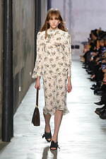 ヌメロ ヴェントゥーノ 2025-26年秋冬コレクション - 装飾を越えた”リボン”｜写真25