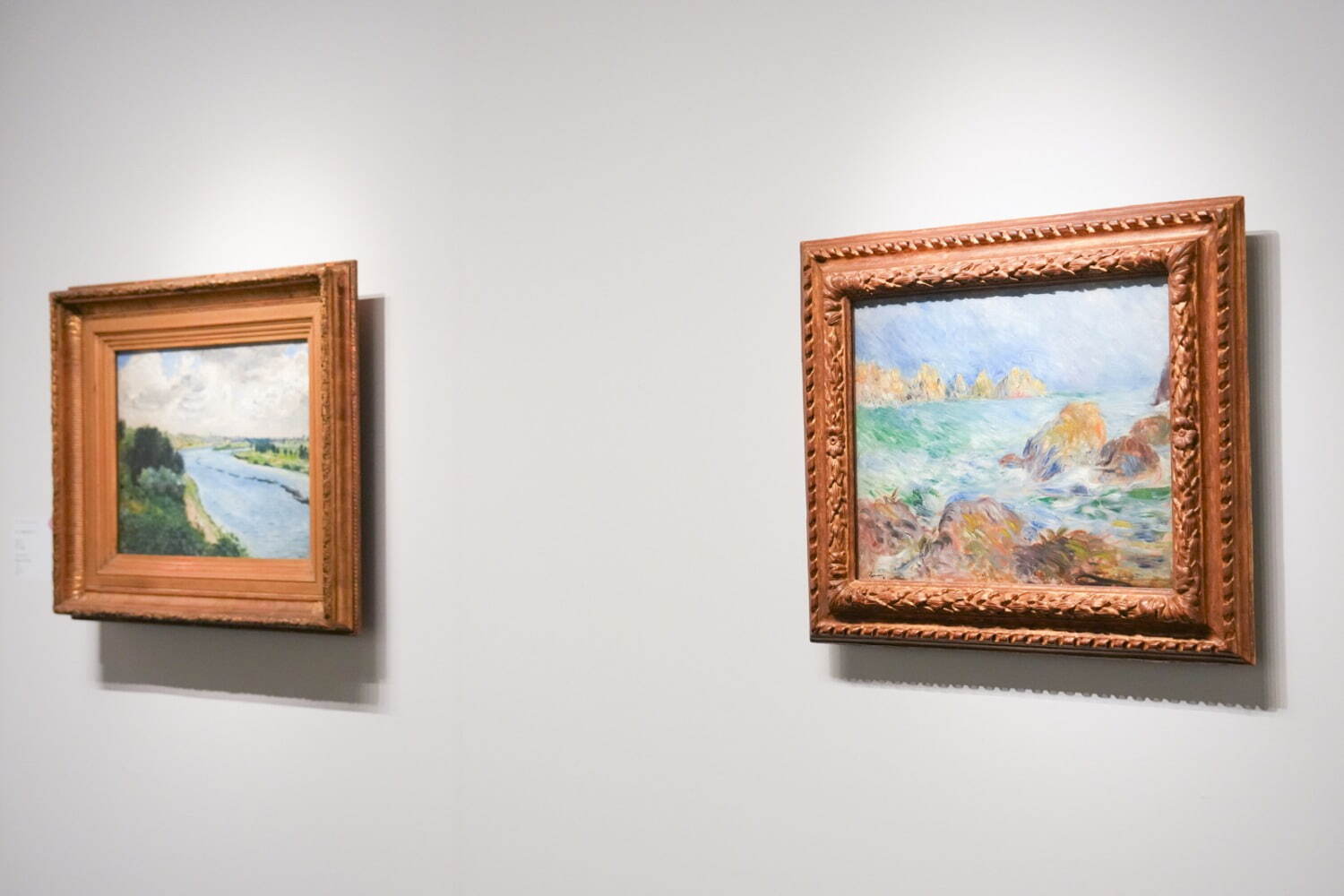 ルノワール　「ベルヌヴァルの海岸で」1892年　エッチング　額入 立体複製名画 ルノワール「ピアノに寄る少女たち」（3号