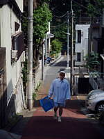 ディガウェル×ミンナノ“オーバーサイズ”のストライプ柄シャツ＆バギーショーツなど｜写真6