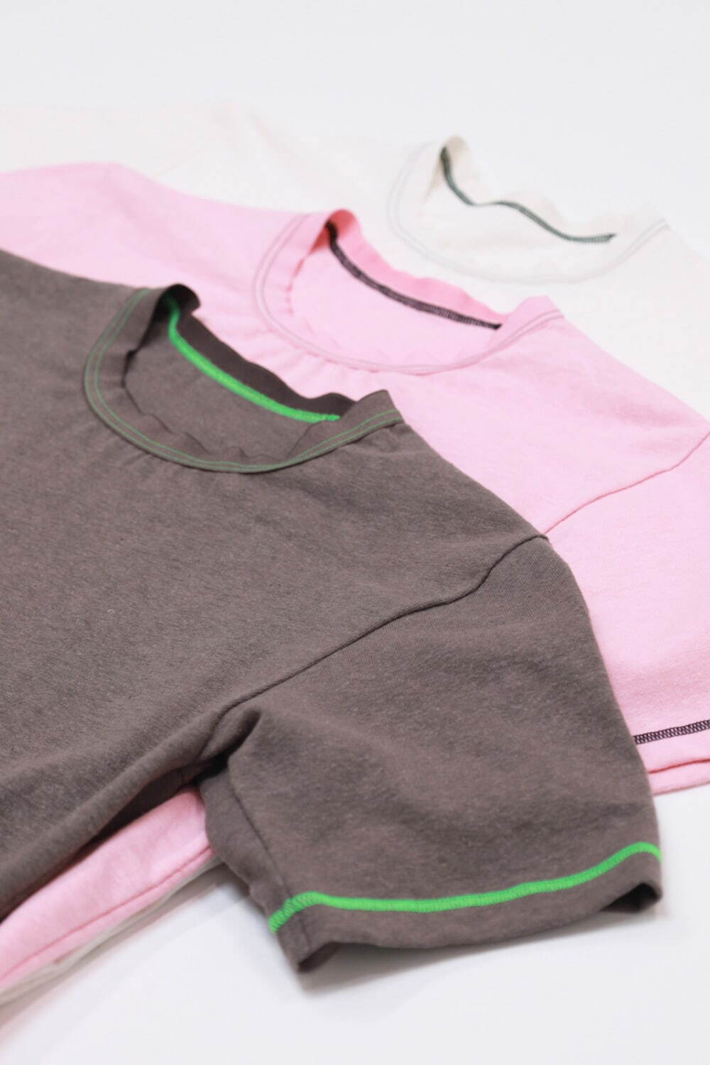 フィルメランジェ“レトロ配色”リンガーTシャツや手刺繍バッグ、スーパー エー マーケット限定で｜写真6
