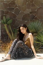 スタイリング/×ケイタ マルヤマ、ふっくら刺繍ジャケットや“レモネード”のグラデ編みバッグ｜写真4