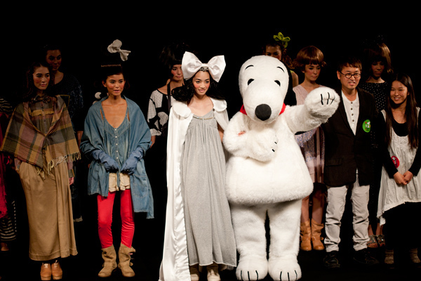 「ファンタジー×学芸会」独特の世界観を放つファーファー（furfur)2011春夏コレクション