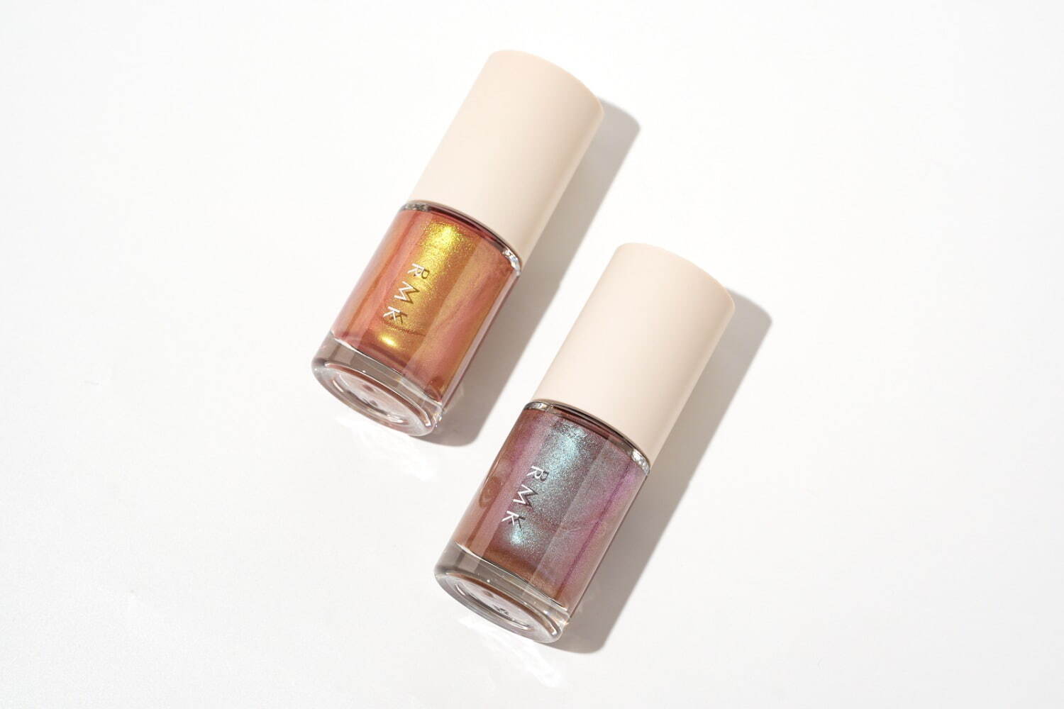 左から) RMK ネイルラッカー EX-25、 EX-24、 各2,200円＜数量限定発売＞