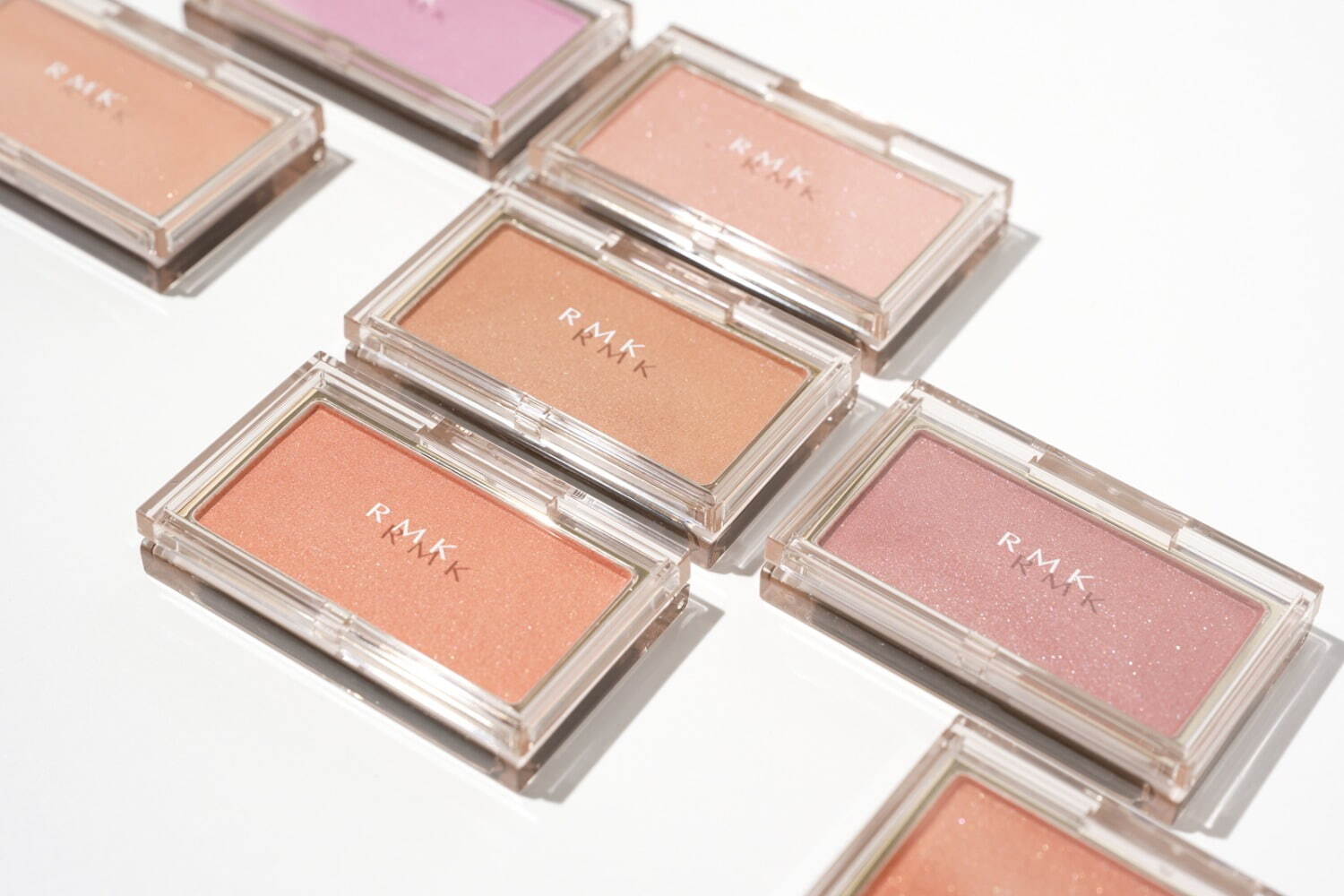 RMK2025年秋コスメ、“夕暮れ・夜の闇”着想の偏光パールアイシャドウや“謎色”ネイル｜写真28