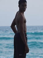 アディダス オリジナルス×ウェールズ・ボナー、スパンコール輝くスニーカー＆手編みストラップサンダル｜写真35