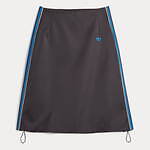 アディダス オリジナルス×ウェールズ・ボナー、スパンコール輝くスニーカー＆手編みストラップサンダル｜写真19