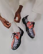 人気ブランドメンズシューズ【2025年秋】おしゃれに履きたい白スニーカーやカジュアルな革靴など｜写真2