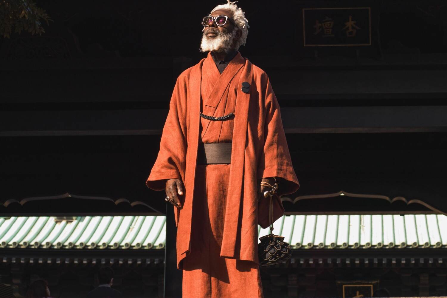 Y. & SONS「T-KIMONO」軽やかリネンの“袴風”ワイドパンツ＆着物着想のジレ