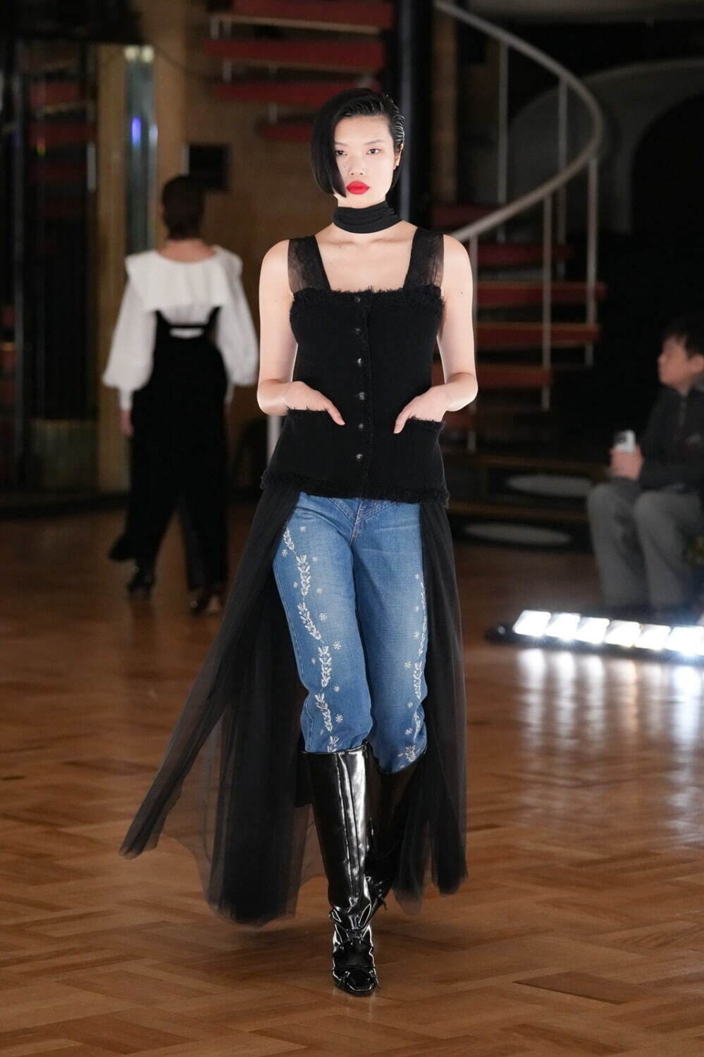 Embroidered straight jeans 82,500円