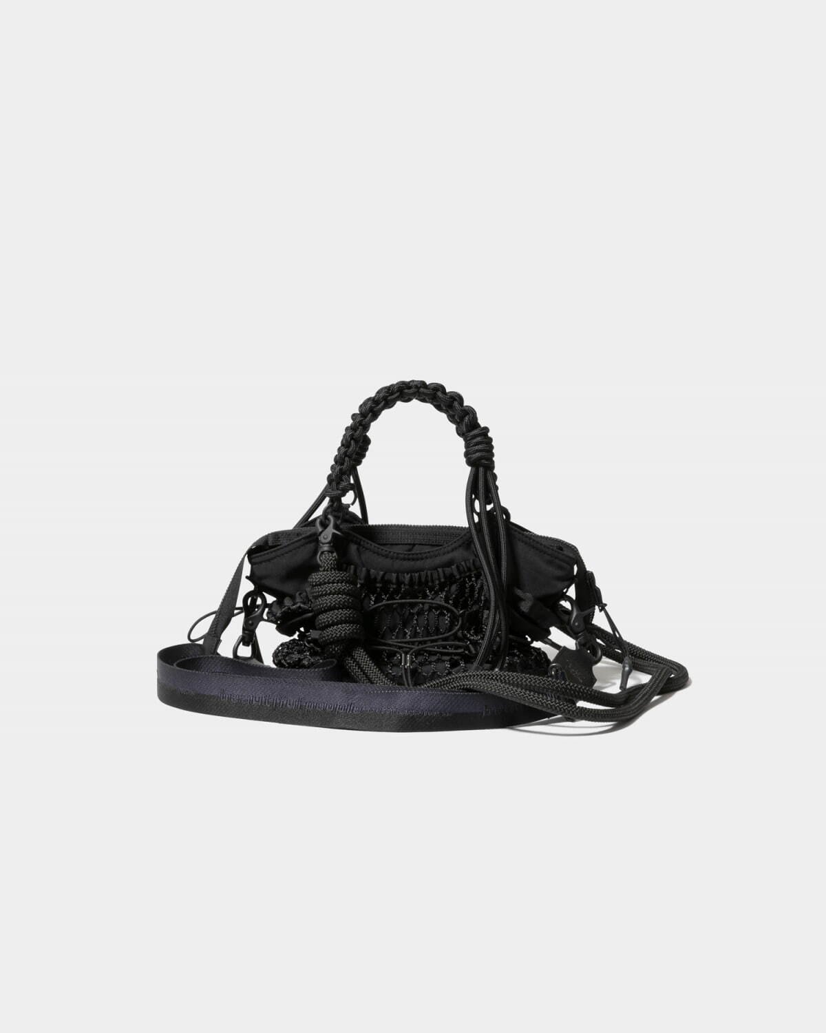オーバーエンジニアリング ショルダーバッグ 69,300円