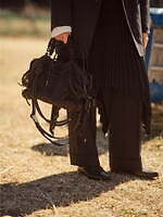 ビューティフルピープル“過剰な”収納＆ハンドルを搭載したショルダーやバックパック｜写真11