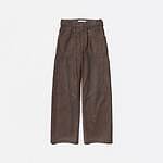 キコ・コスタディノフ“ウォッシュ加工”デニムジャケット＆曲線切り替えのデニムパンツ｜写真3