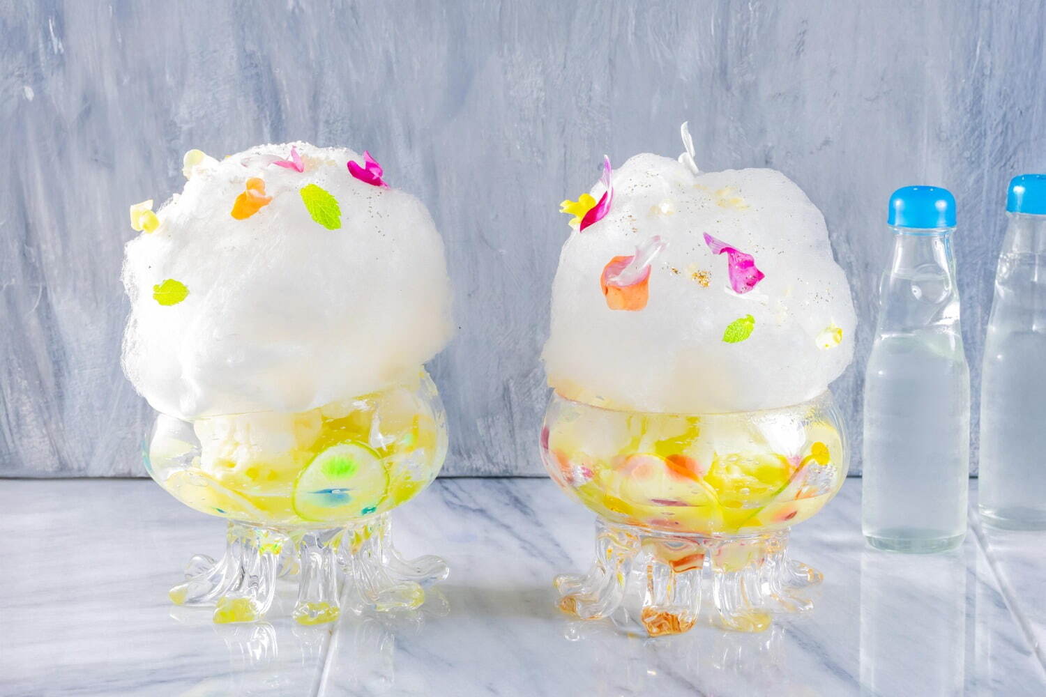 「シャリシャリメロンクリームソーダ ～綿菓子とラムネと～」1,980円※サービス料込
※2名分のイメージ