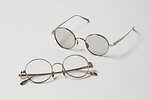 ユウイチ トヤマ.のビオトープ限定アイウェア、コンビメタルのラウンド＆アビエーター型眼鏡｜写真1