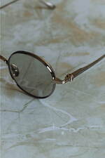 ユウイチ トヤマ.のビオトープ限定アイウェア、コンビメタルのラウンド＆アビエーター型眼鏡｜写真15