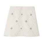 リリー ブラウン“ビジュー輝く”リボン型トップス、花咲くビジュースカートや厚底サンダルも｜写真10