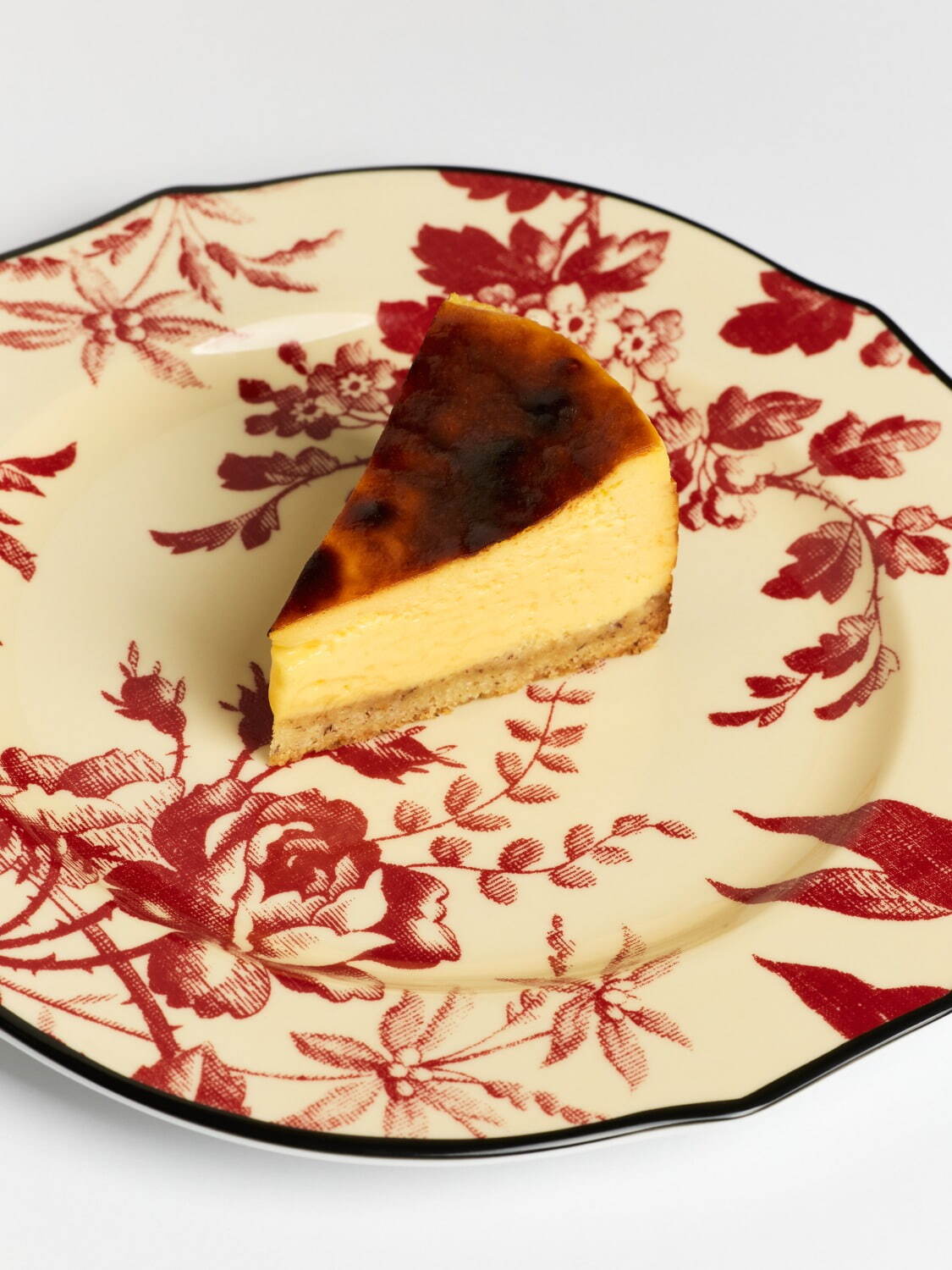 「グッチ オステリア トウキョウ チーズケーキ」ホール(直径約12cm/4～6名用) 8,640円