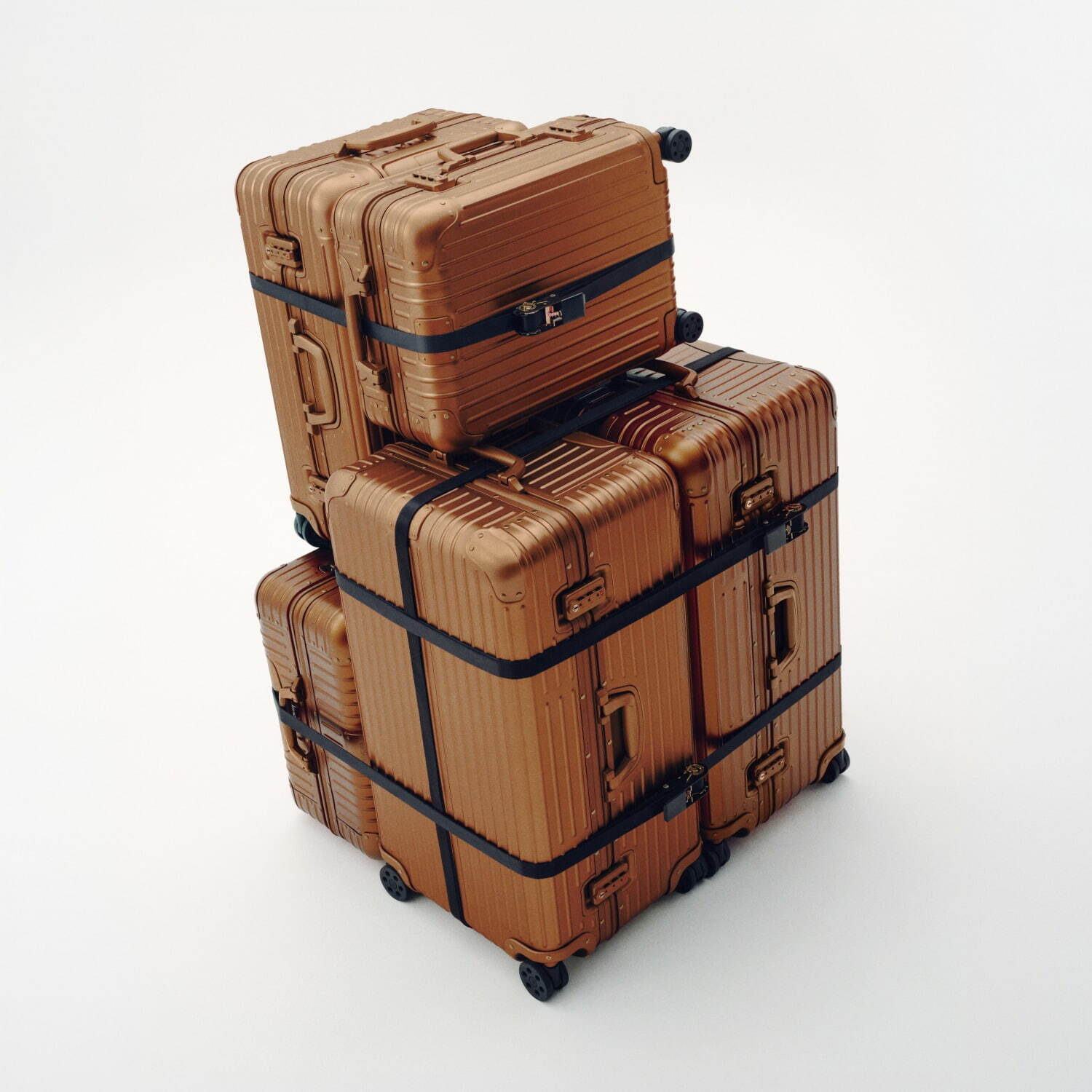 「オリジナル ブロンズ」キャビン(H55×W40×D23cm) 224,400円、「オリジナル ブロンズ」チェックインL(H79×W51×D27.5cm) 281,600円、「オリジナル ブロンズ」トランクプラス(H80×W44×D36.5cm) 365,200円